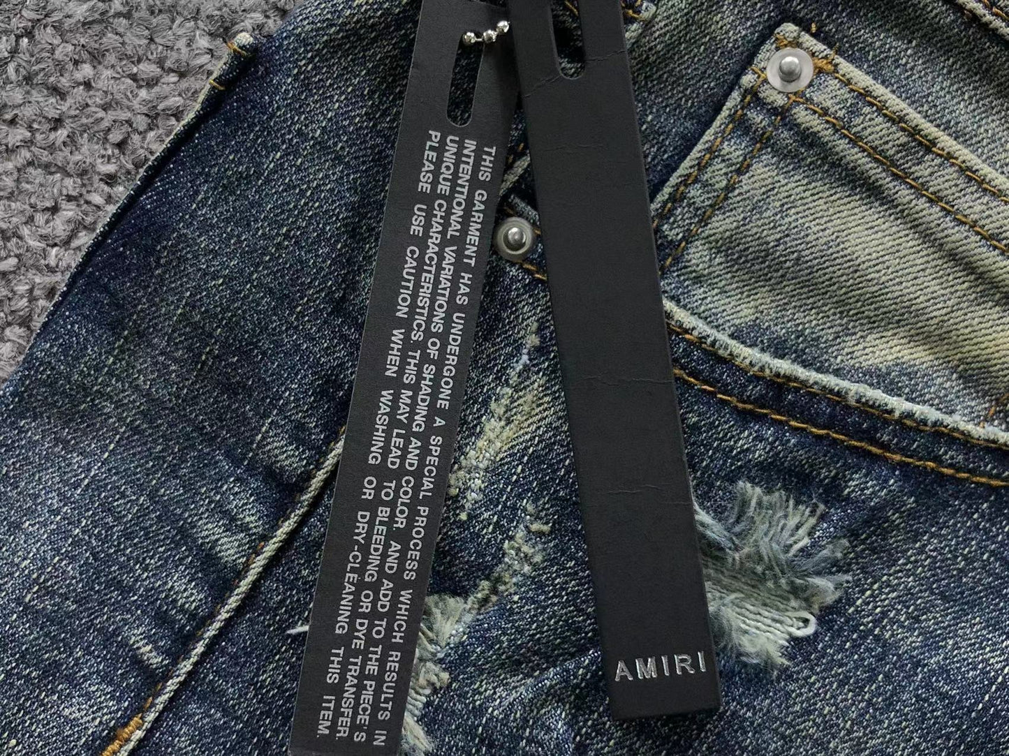 Calça AMIRI Vintage Blue Ribbed Destroyed Denim