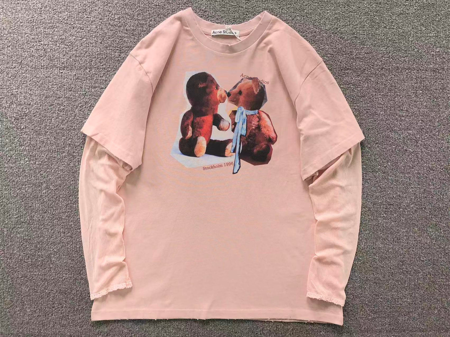 Camiseta Feminina Acne Studios Teddy Kiss