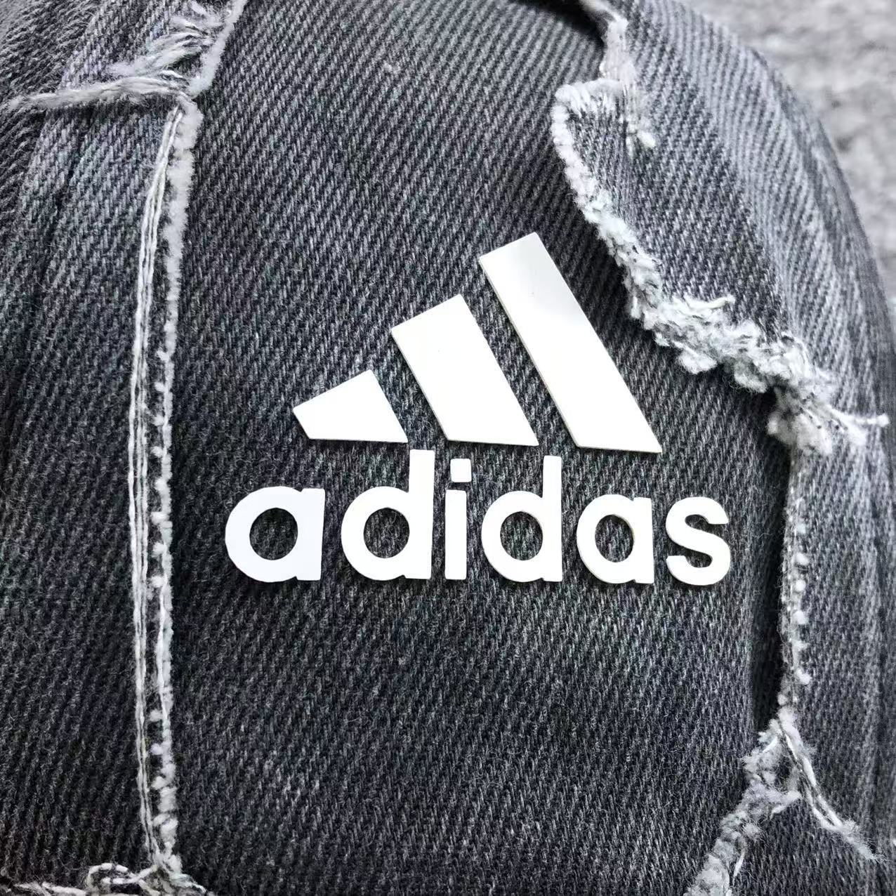 Boné adidas Distressed Archive