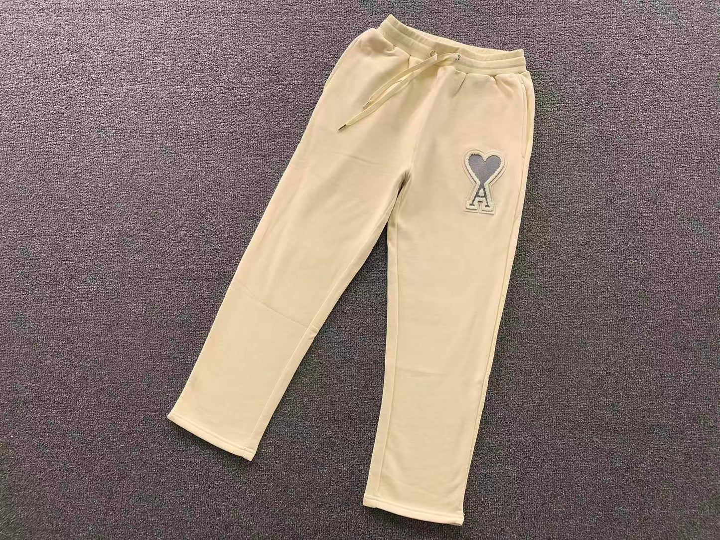 Calça Jogger AMI Paris Big Logo Heart Moletom