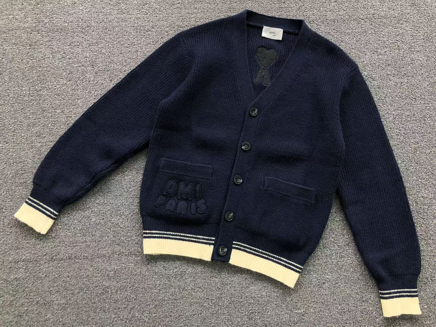 Suéter AMI Paris Cardigan Knit