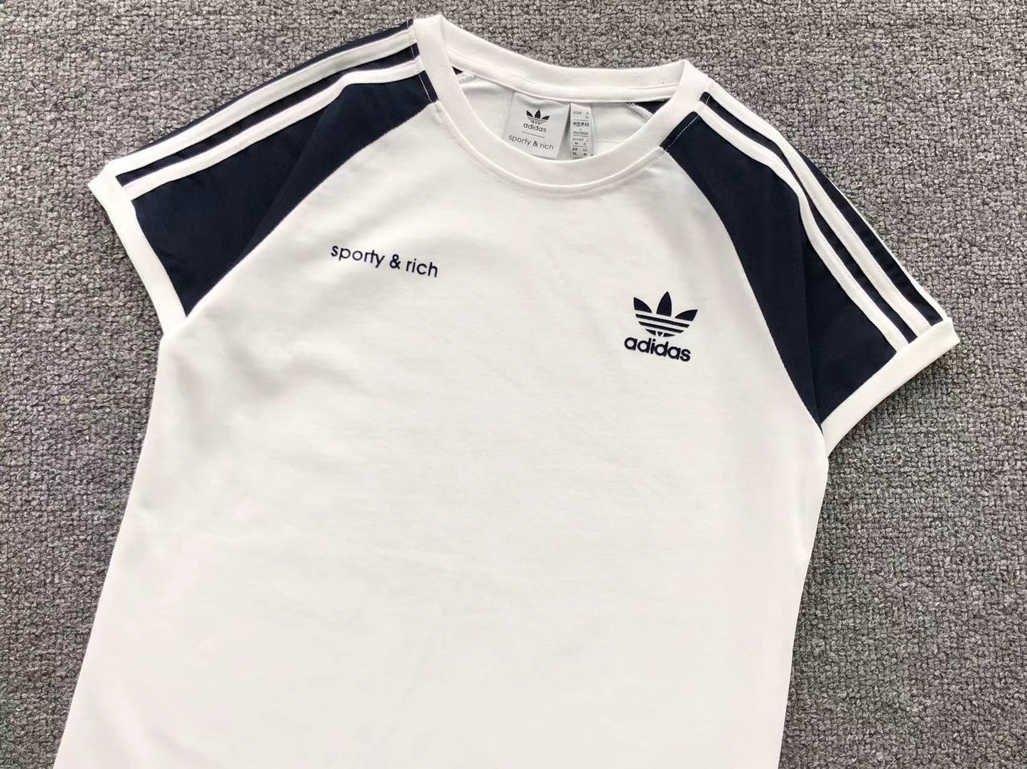 Camiseta Adidas x Sporty & Rich Raglan Feminina