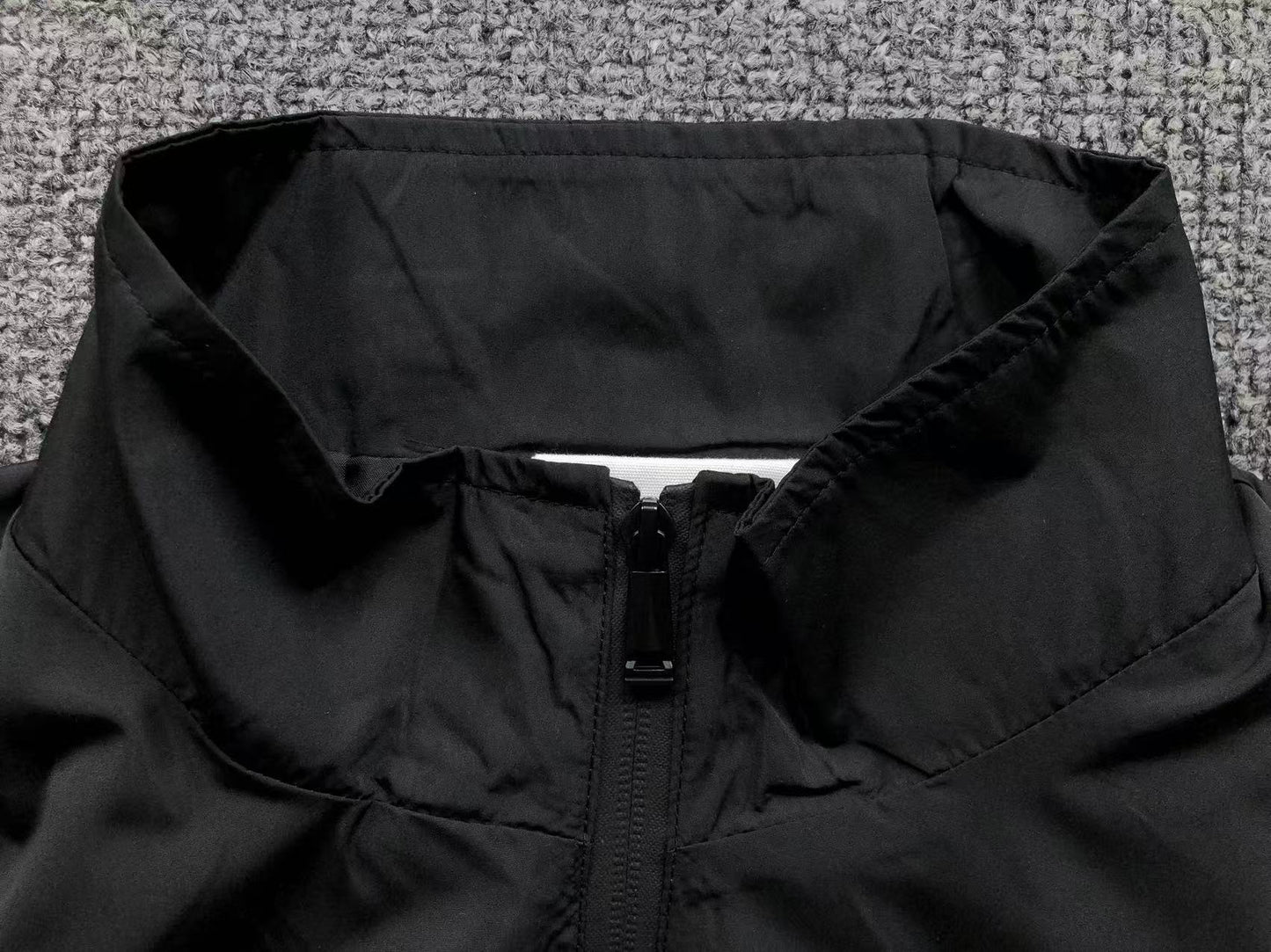 Jaqueta AMI Paris Windbreaker Logo Coração