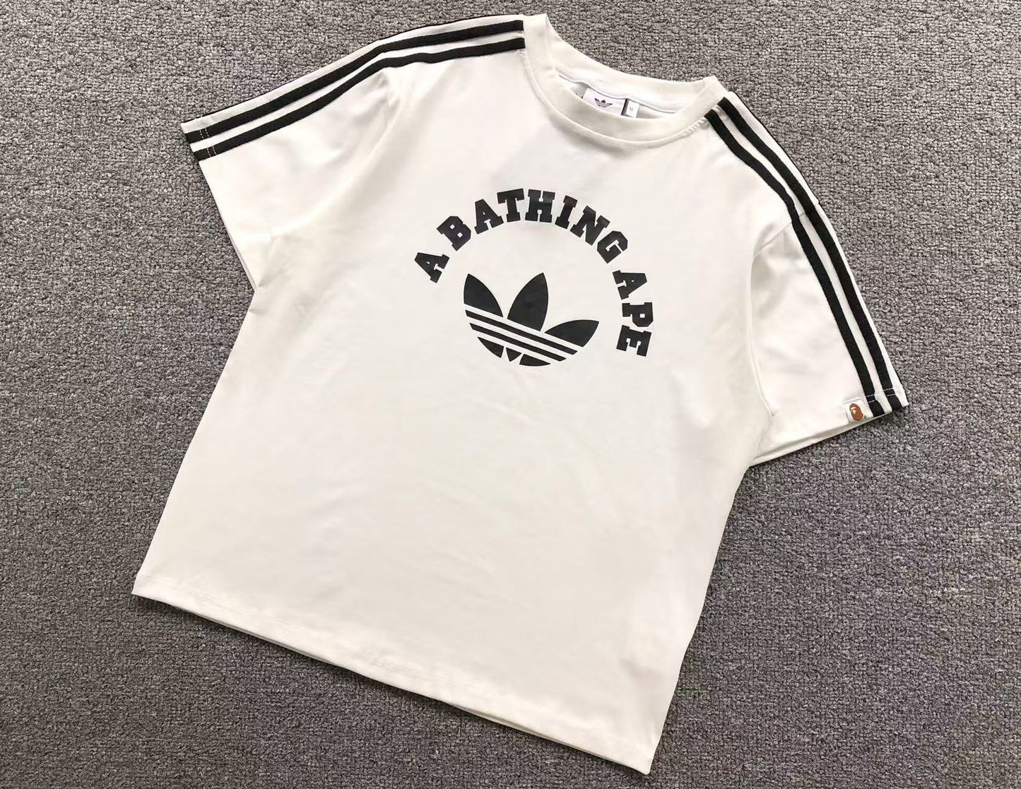 Camiseta Adidas x BAPE College Logo