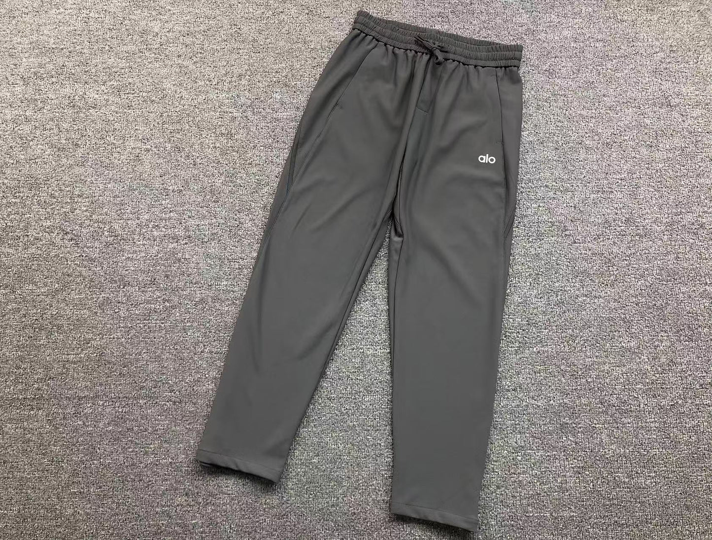 Calça elástica ALO moletom reta