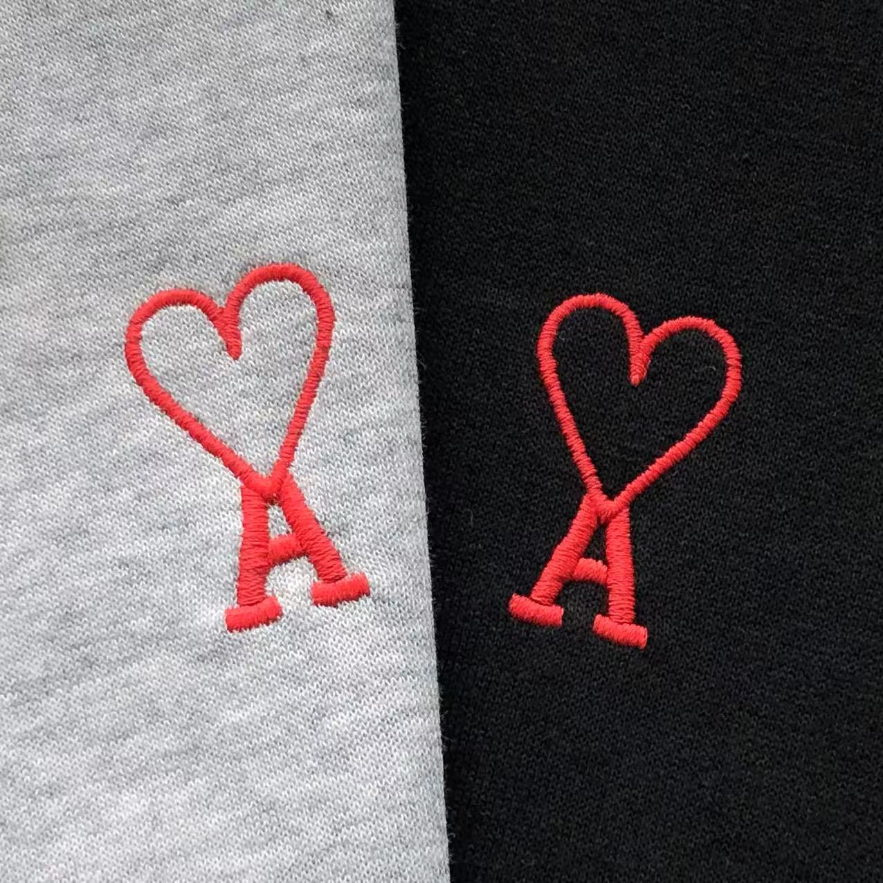 Moletom com Capuz AMI Paris Zip Hoodie Logo Coração