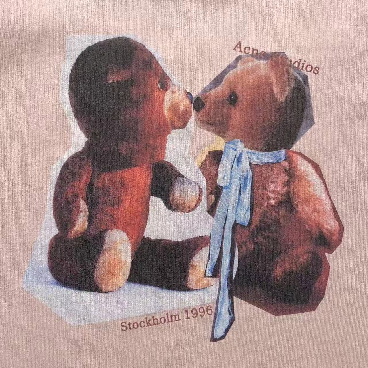 Camiseta Feminina Acne Studios Teddy Kiss