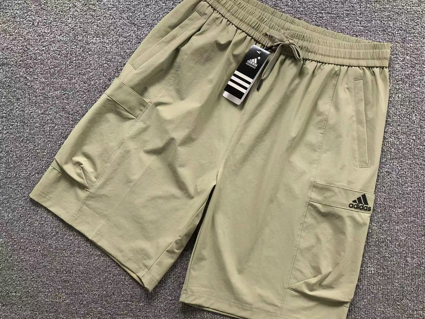 Short adidas Trek Cargo