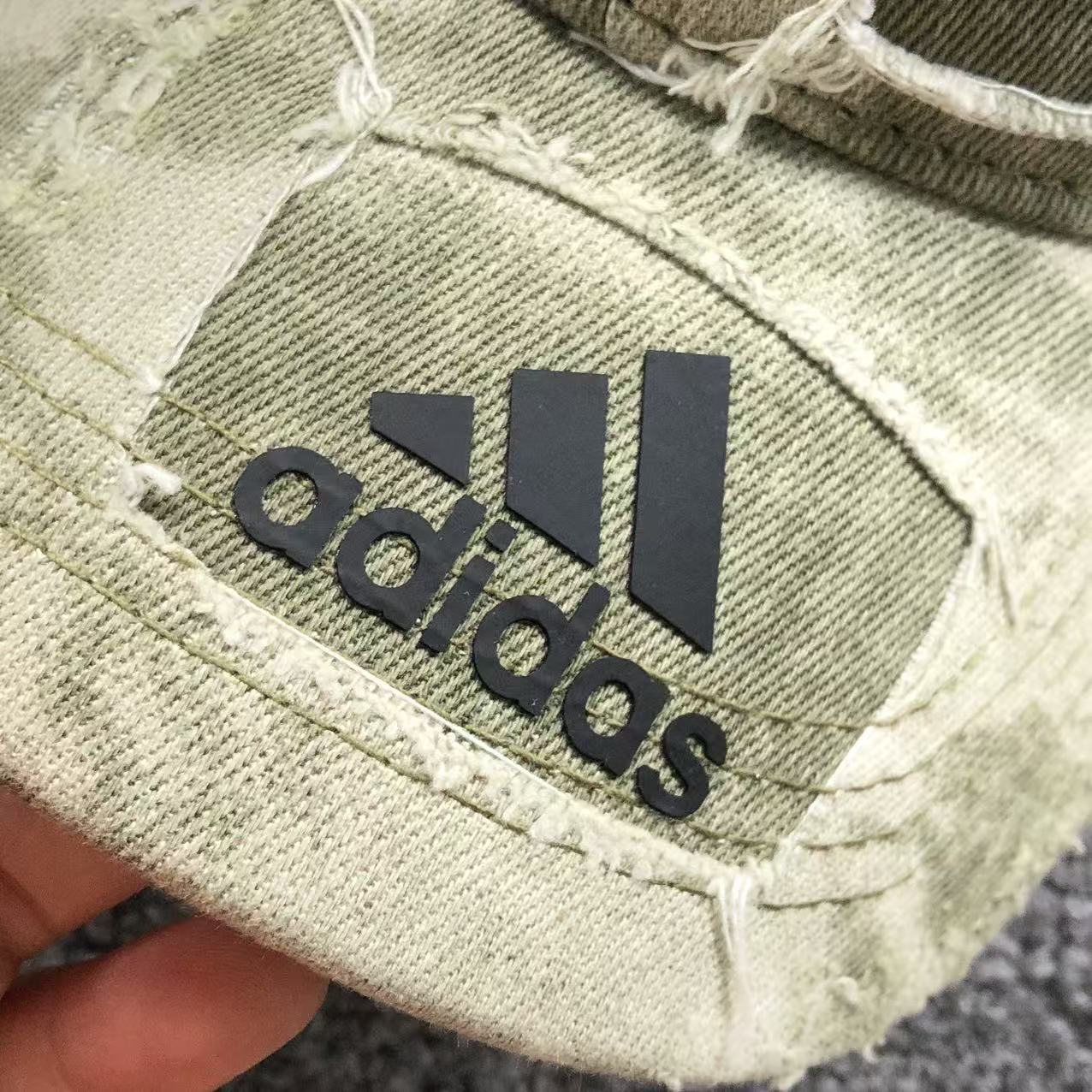 Boné adidas Distressed Archive