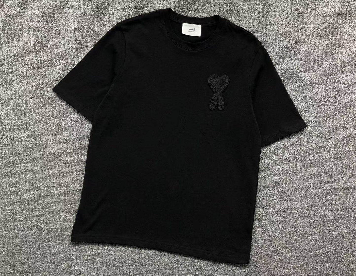 Camiseta AMI Paris Big Heart Embroidered