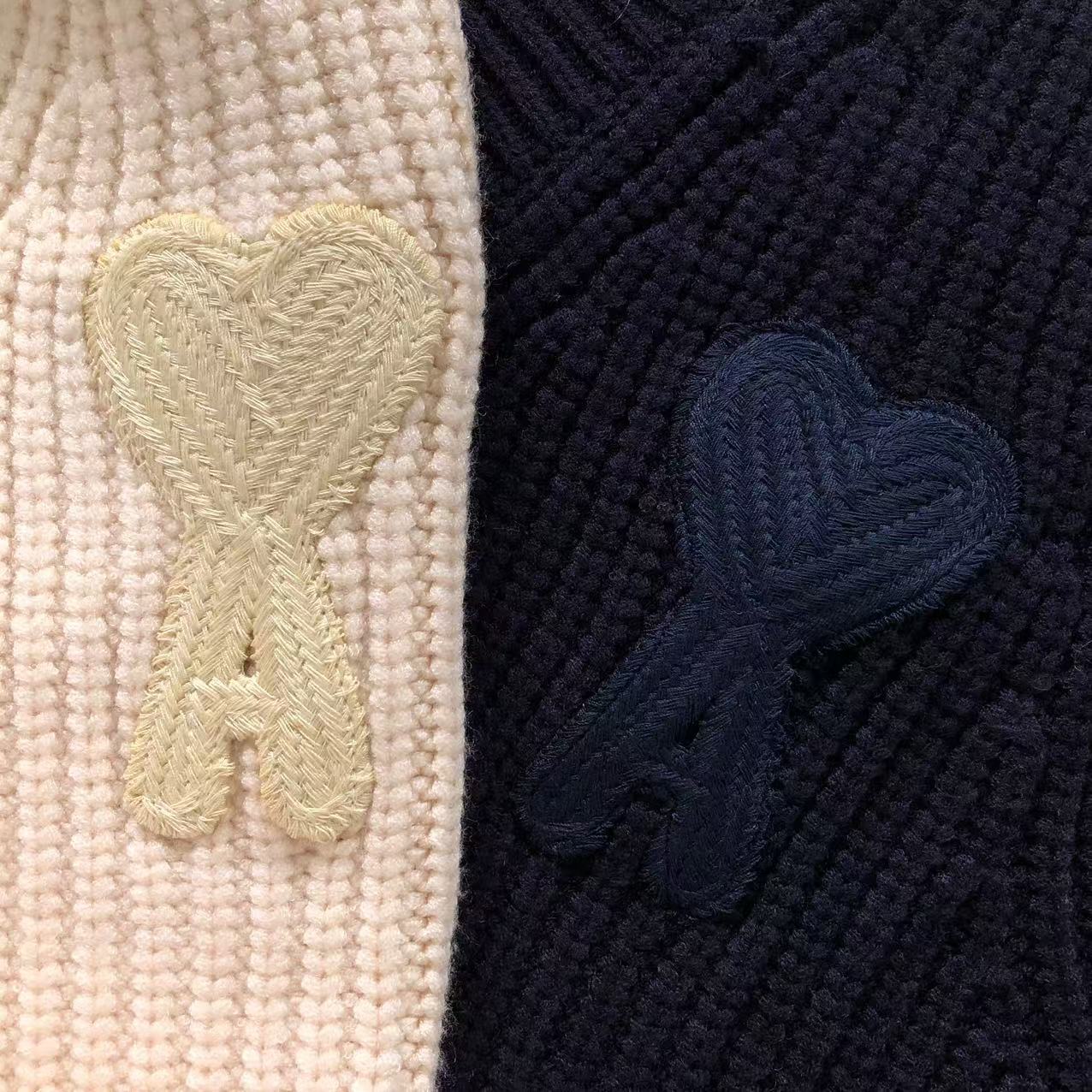 Suéter AMI Paris Tricot V Neck Heart Logo