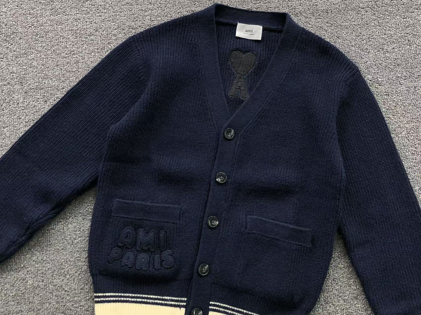 Suéter AMI Paris Cardigan Knit