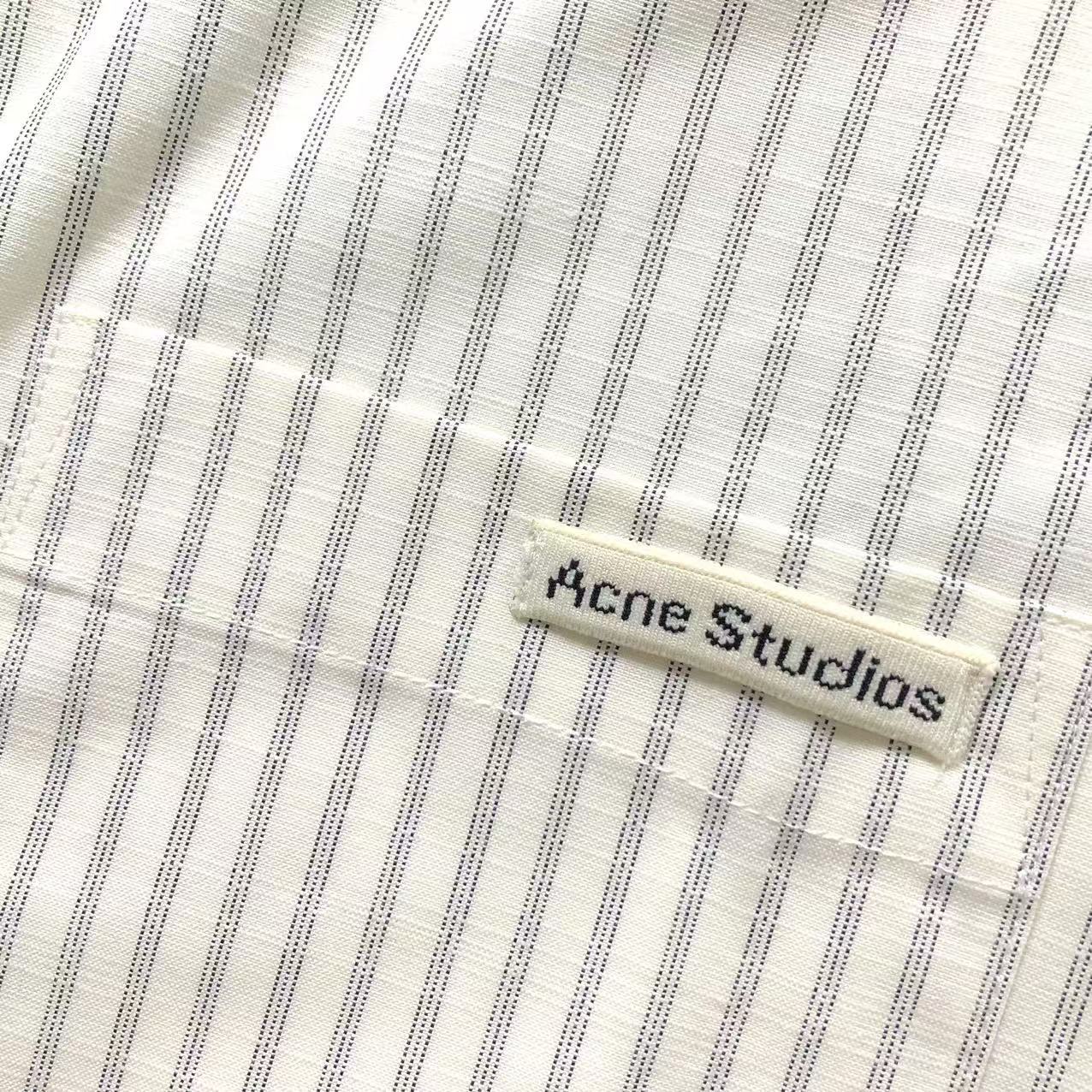 Camiseta Acne Studios Quiet Luxury Tee