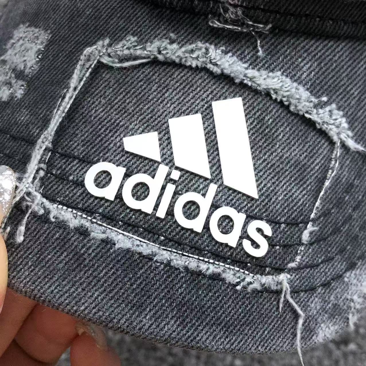 Boné adidas Distressed Archive
