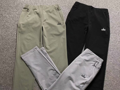 Calça elástica ALO moletom cargo