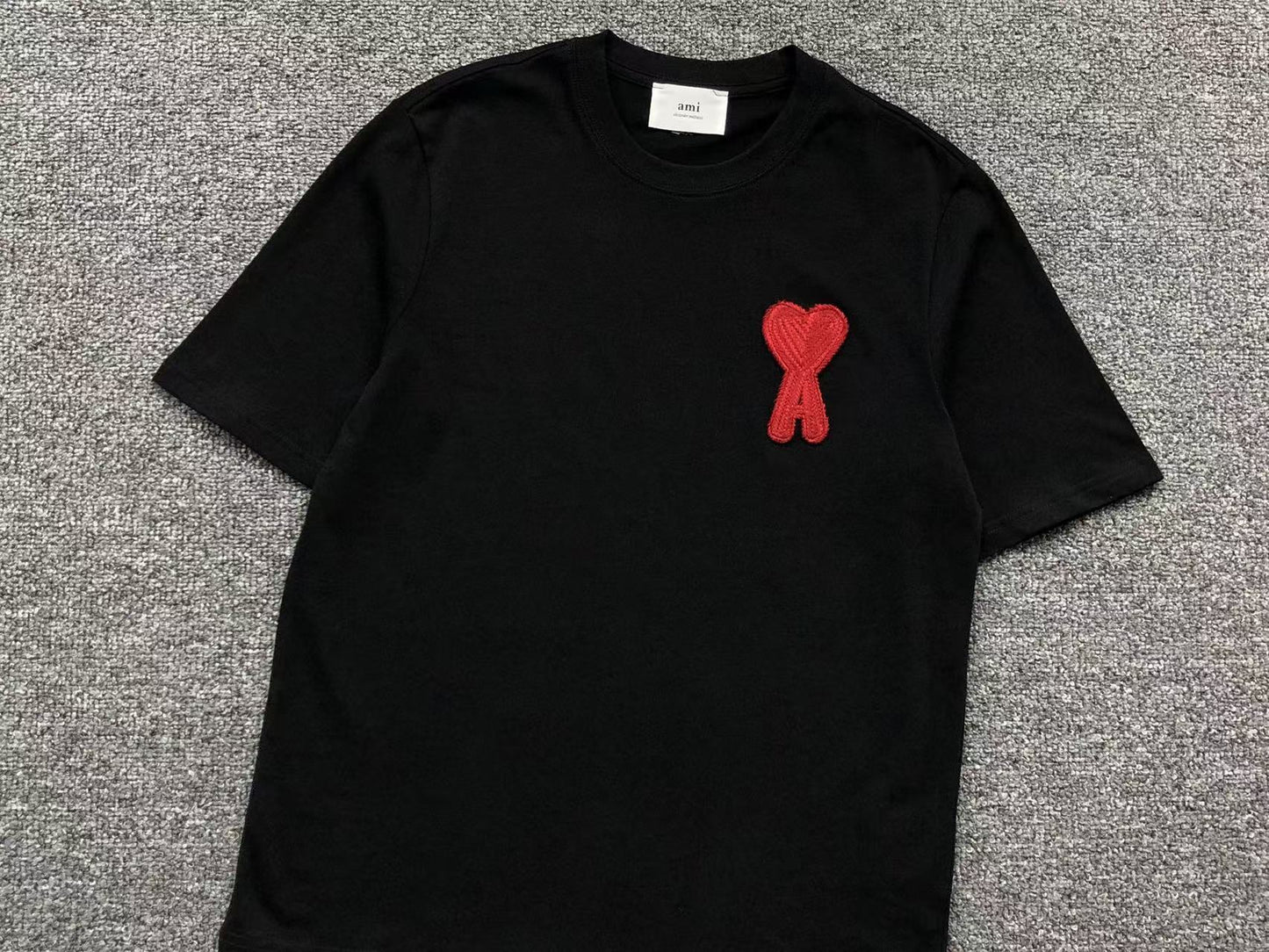 Camiseta AMI Paris Big Heart Embroidered