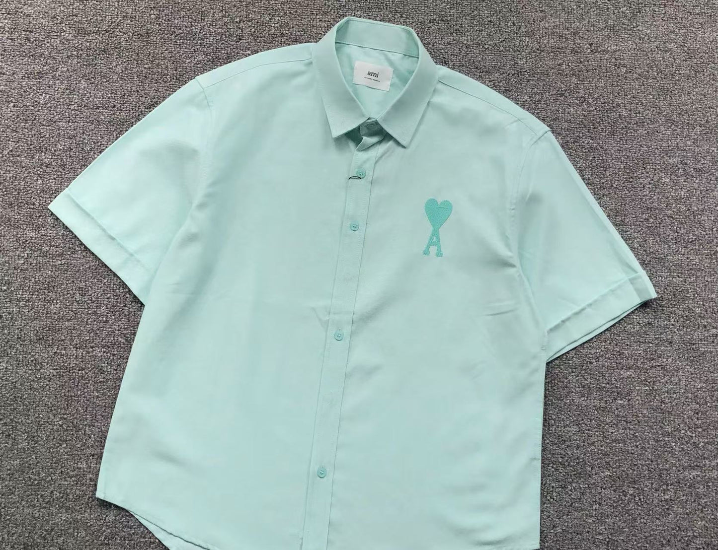 Camisa AMI Paris Tonal Big Heart Short Sleeve Shirt