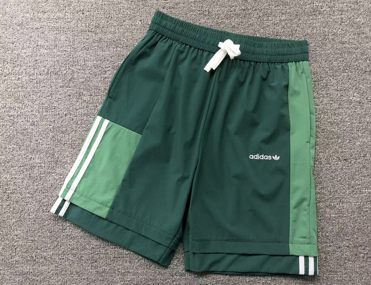 Short adidas Originals Utility Runner