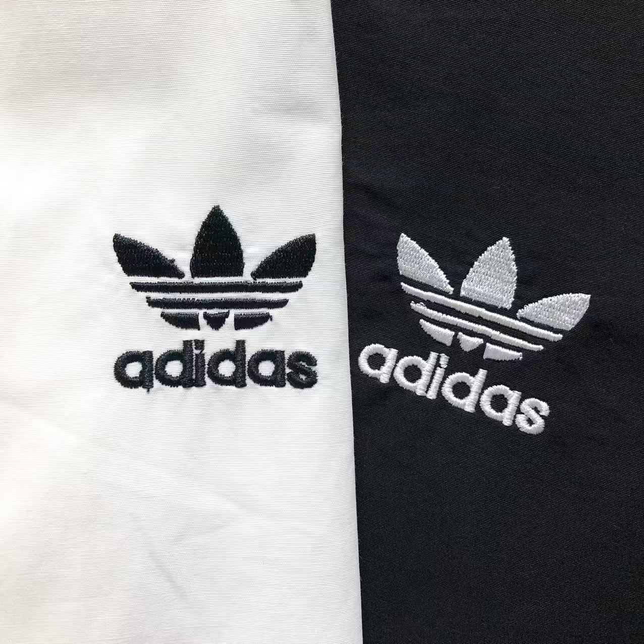 Jaqueta Adidas Lightweight Shell