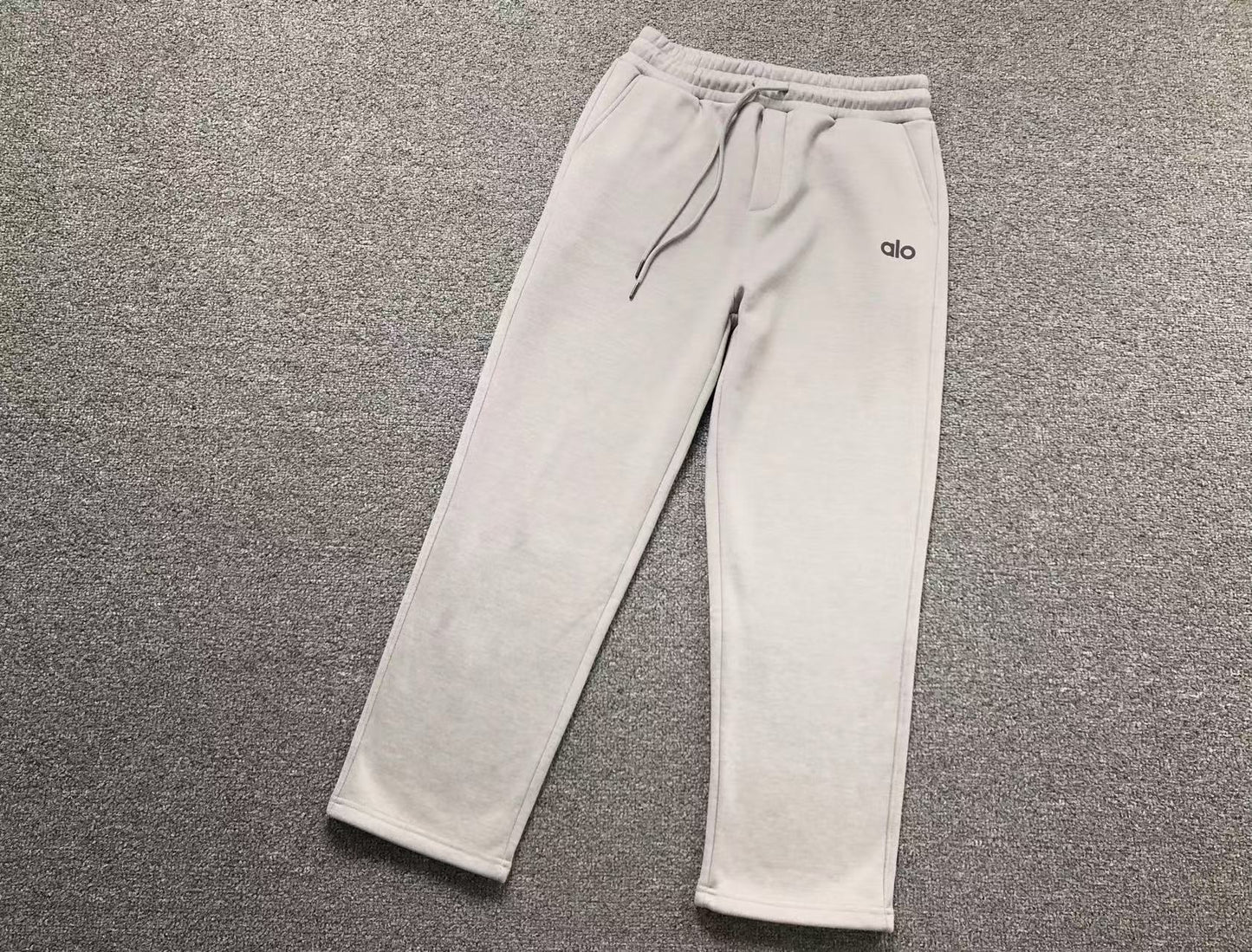 Calça elástica ALO moletom reta