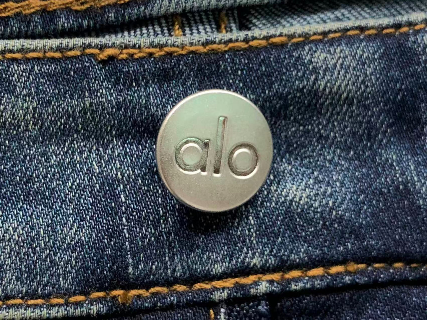Calça ALO jeans reta azul estonado