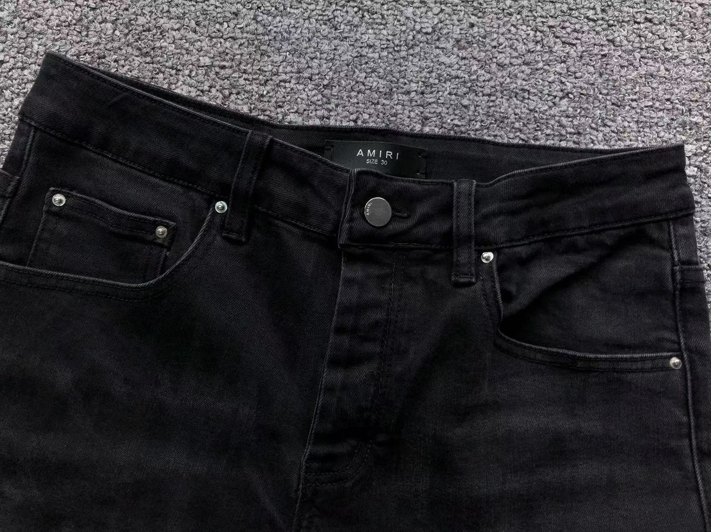 Calça AMIRI Logo Destroyed Black Denim
