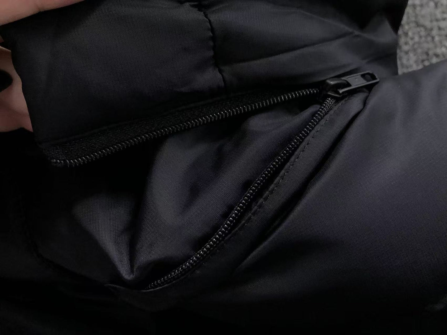 Jaqueta ALO puffer com capuz Feminino