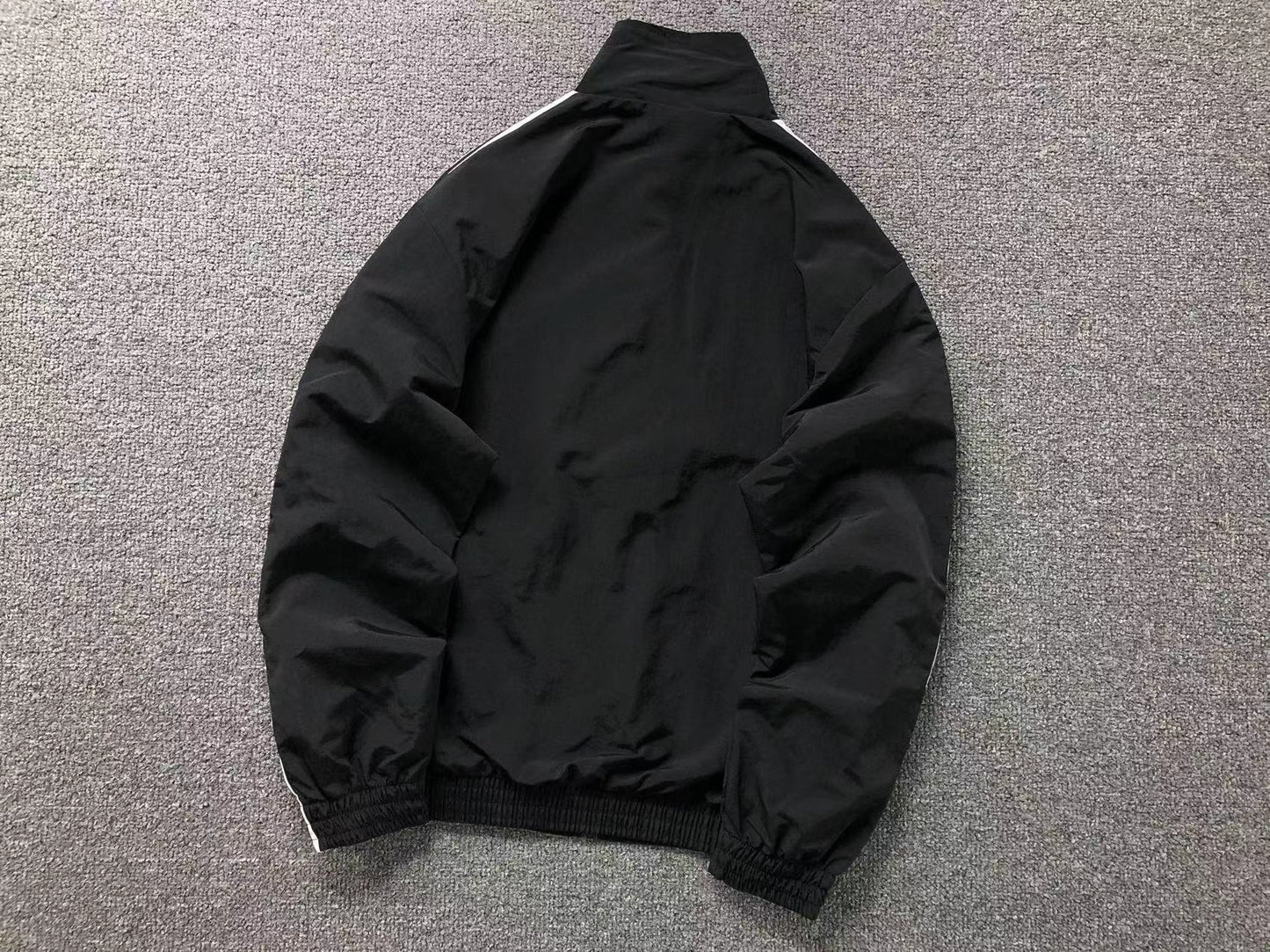 Jaqueta Adidas Archive Silent Motion Windbreaker