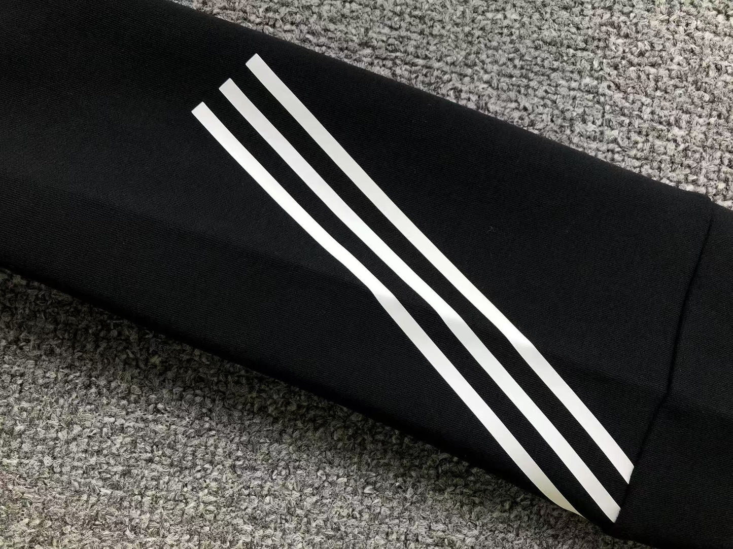 Moletom Adidas Minimal Stripe Track