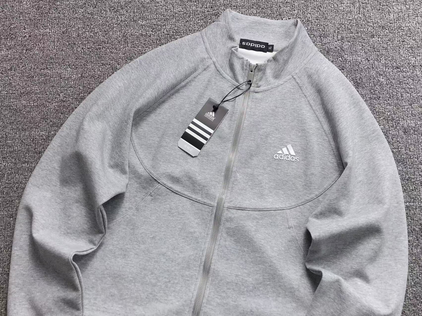Conjunto Adidas feminino Clean Fit Set