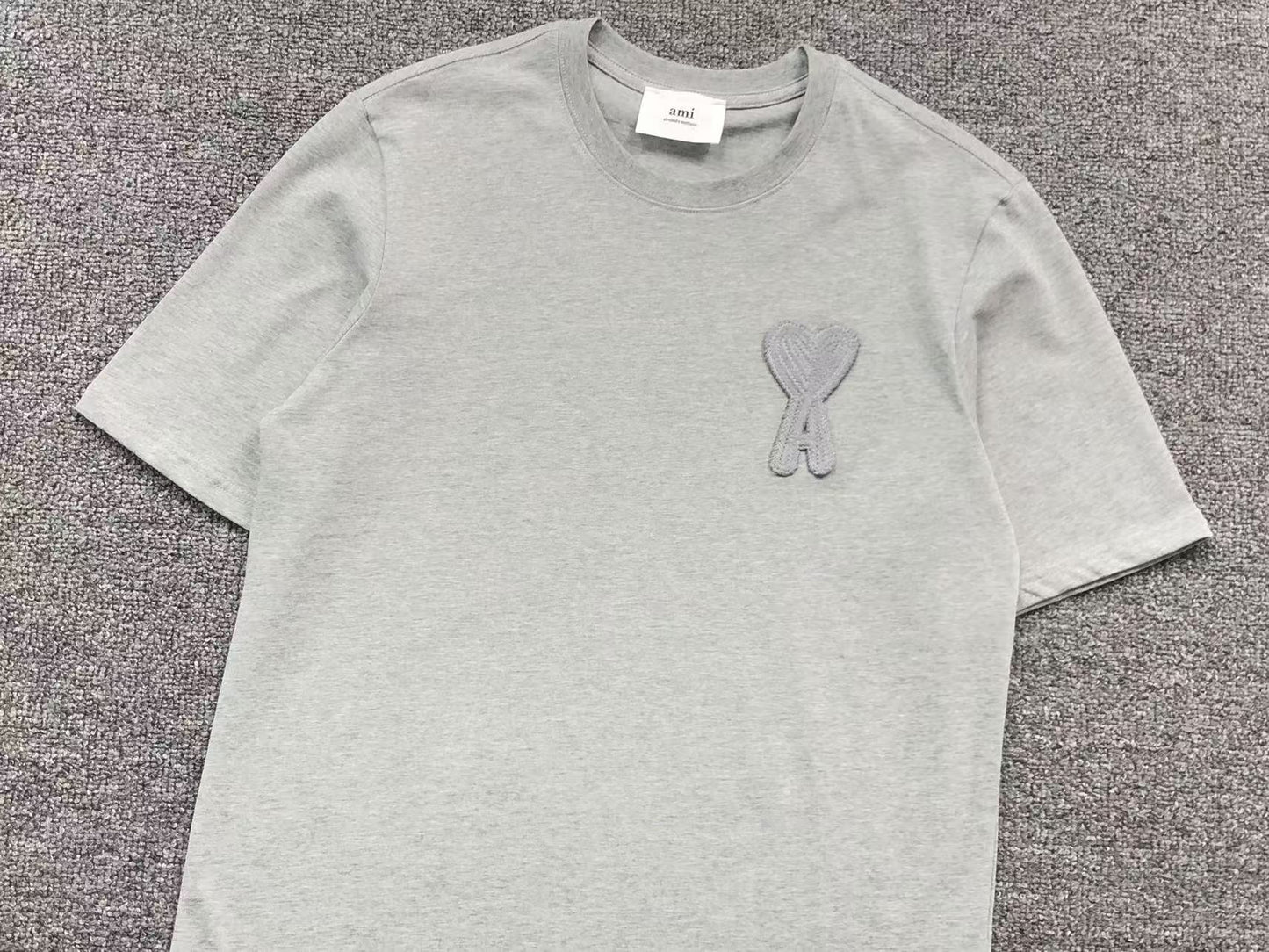 Camiseta AMI Paris Big Heart Embroidered