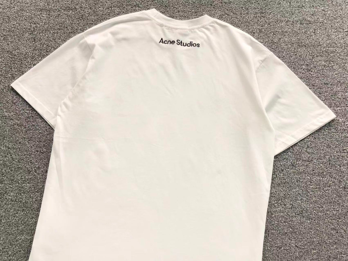 Camiseta Acne Studios Spray Heart