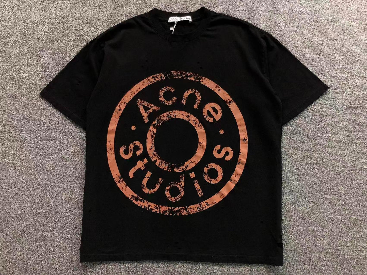 Camiseta Acne Studios Distressed Round Logo