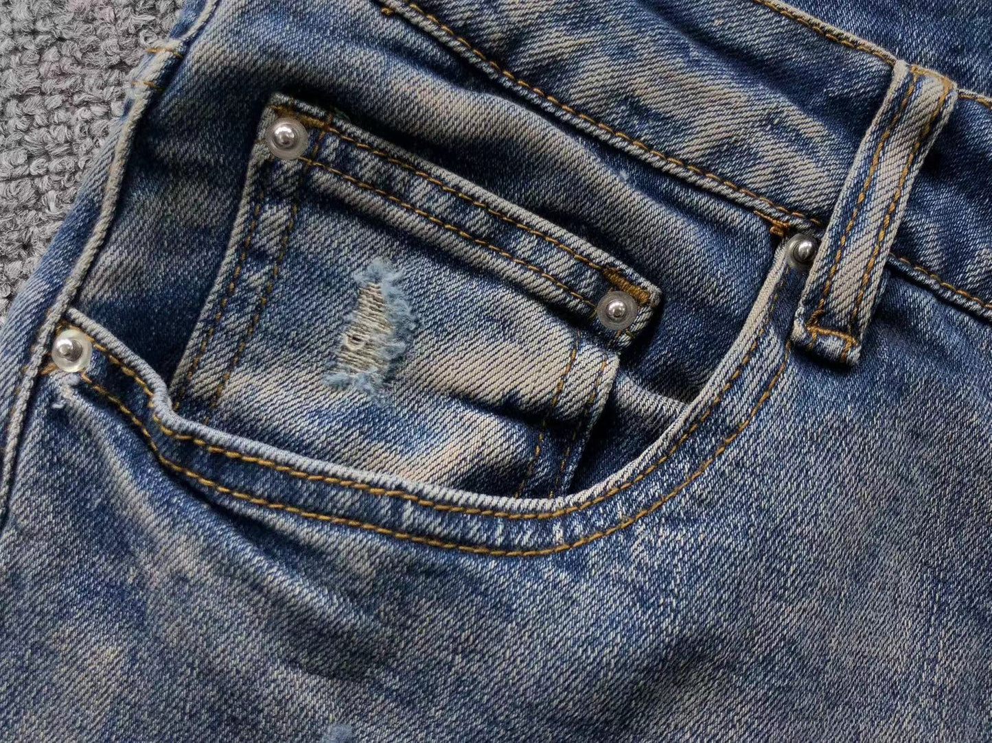 Calça AMIRI Vintage Logo Washed Denim