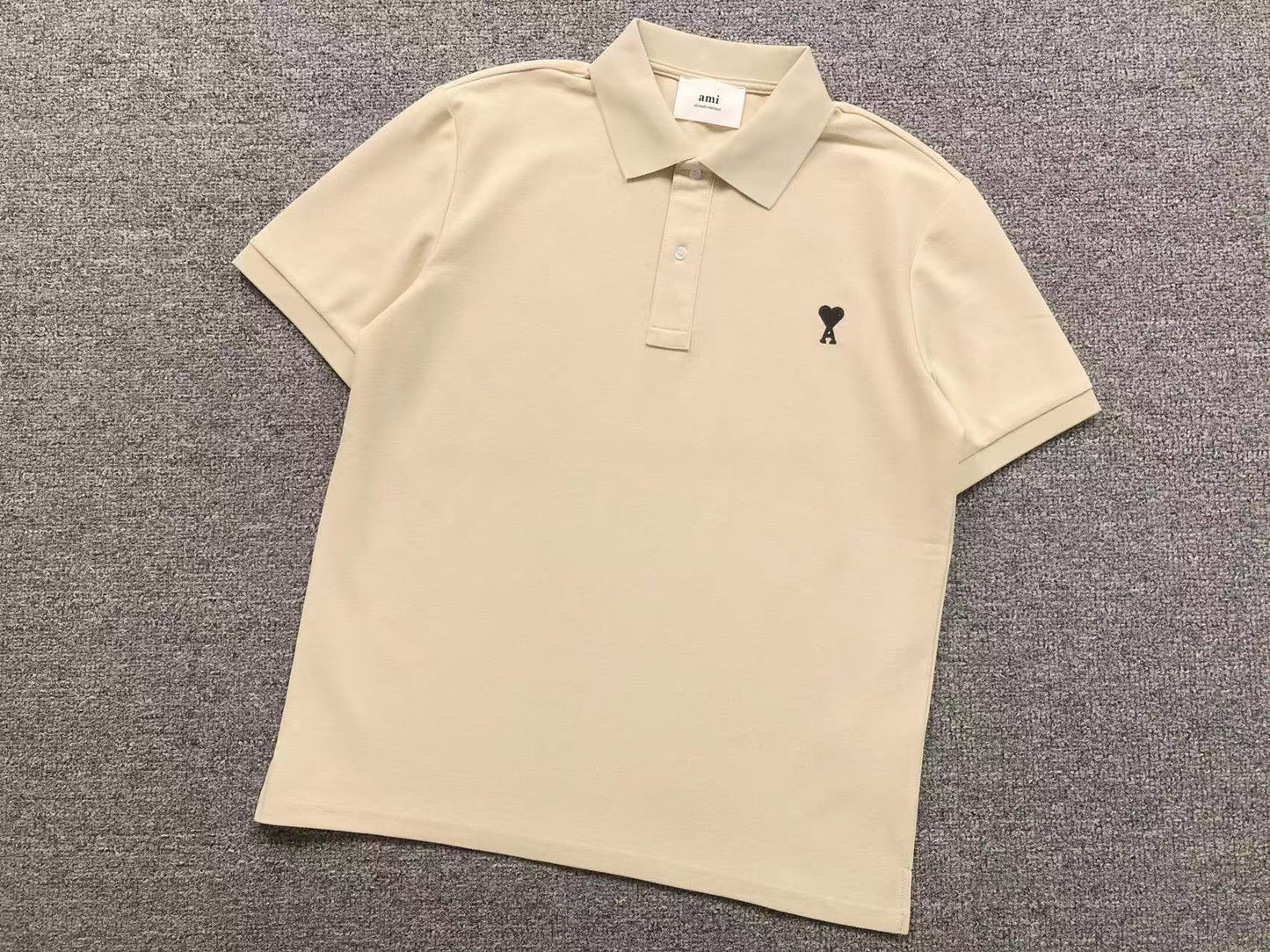 Camiseta Polo AMI Paris Piquet Logo Coração