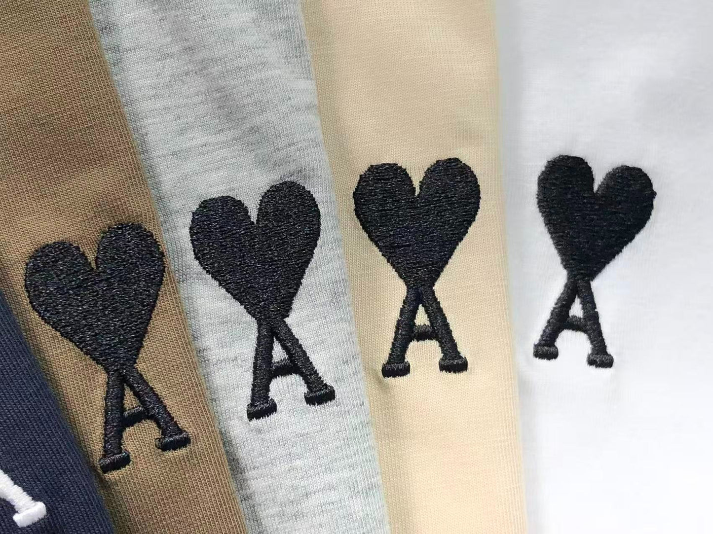 Camiseta AMI Paris Mini Heart Essential
