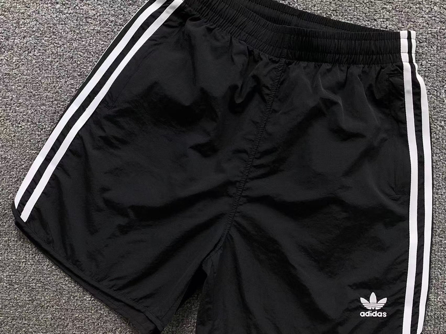 Short adidas Originals Lightweight Runner