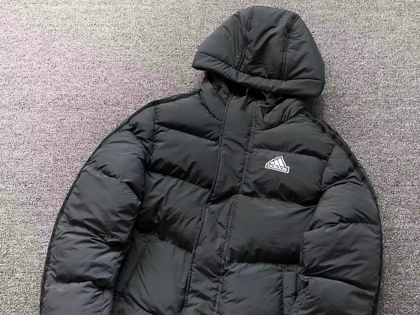 Jaqueta Puffer adidas Alpine Street