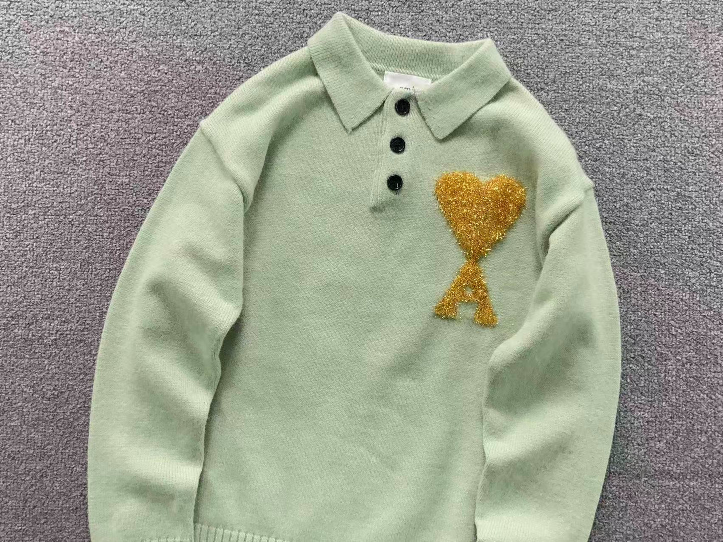 Suéter Polo AMI Paris Coração Dourado