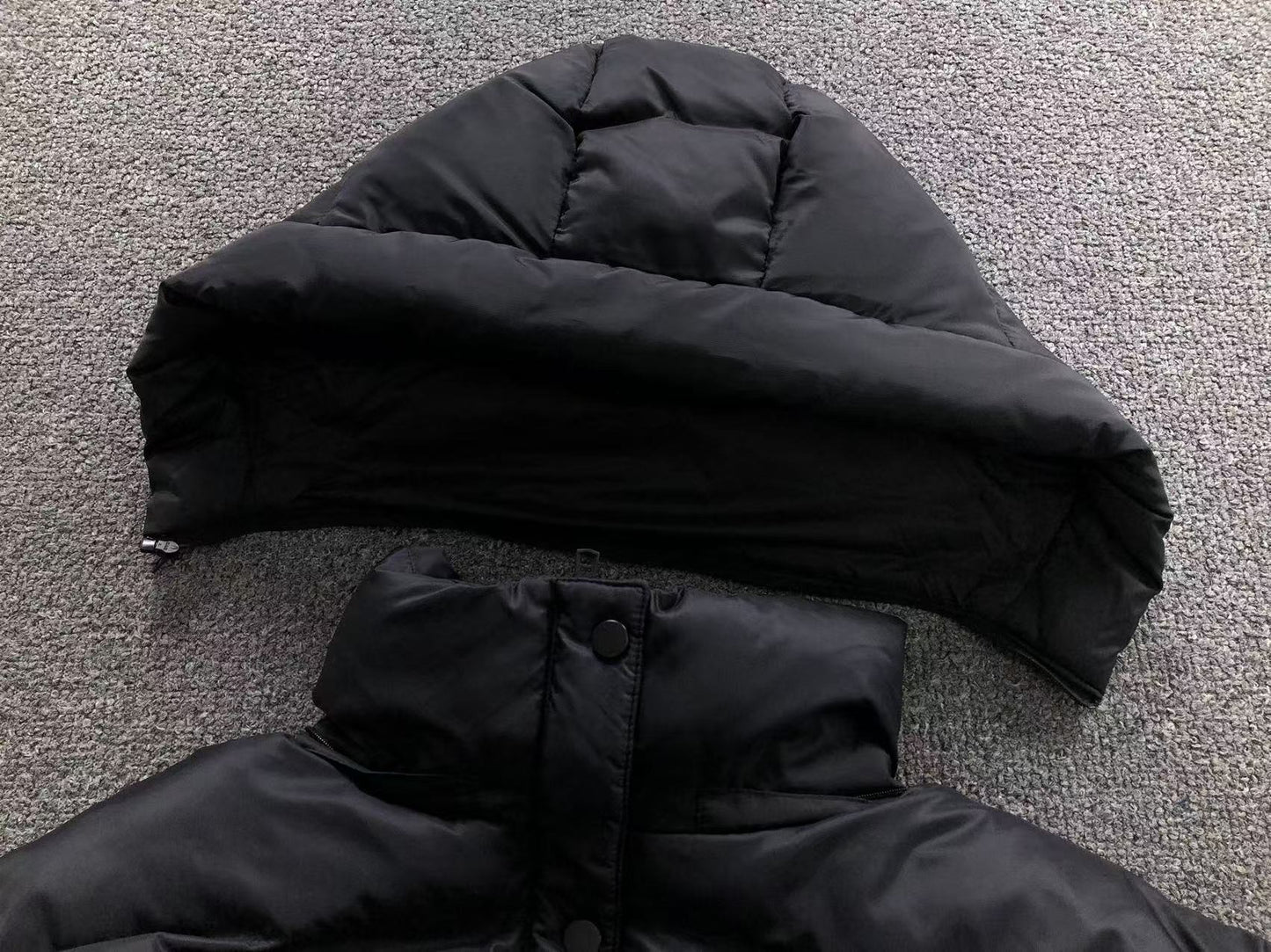 Jaqueta ALO puffer com capuz Feminino