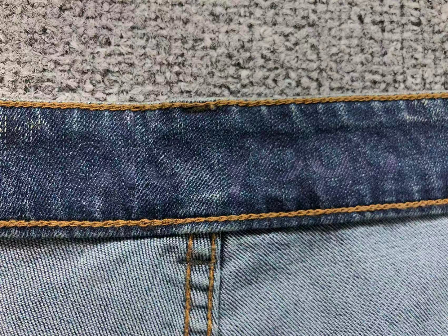 Calça ALO jeans reta azul estonado