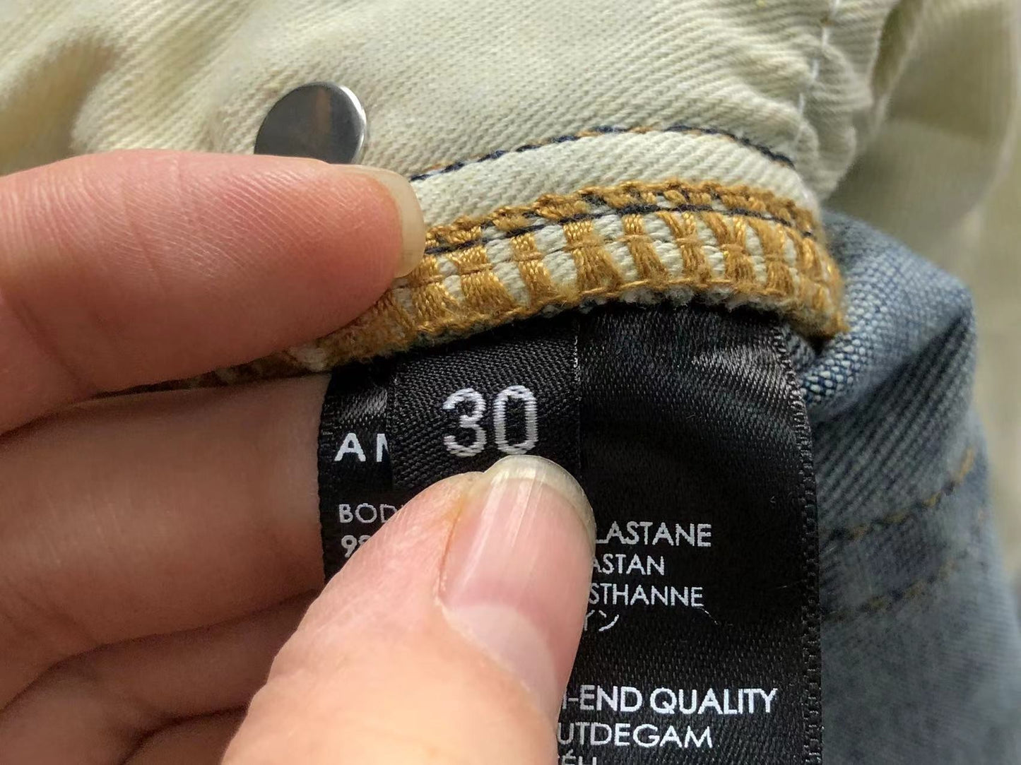 Calça AMIRI Light Wash Destroyed Denim
