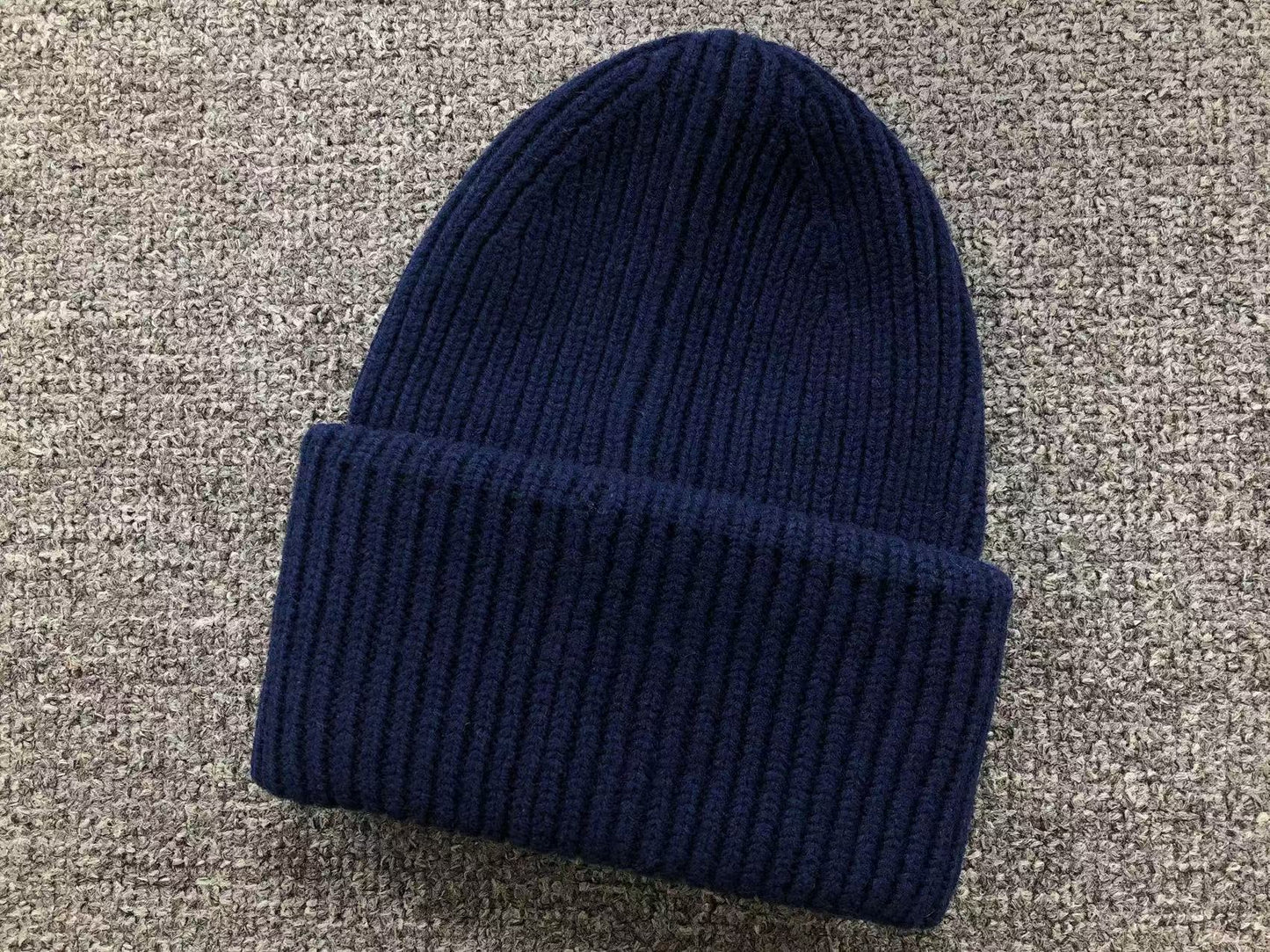 Touca Acne Studios Winter Essential