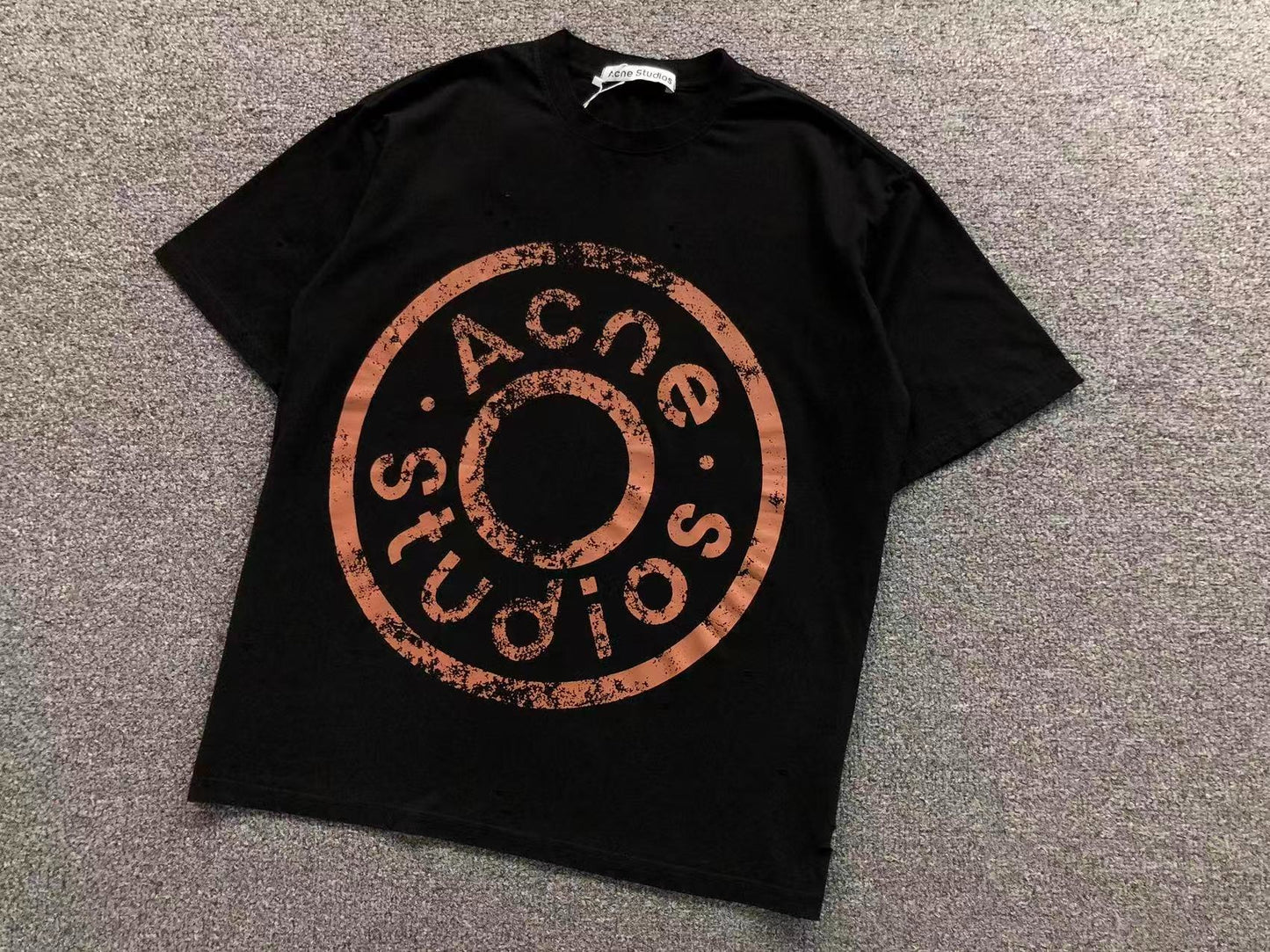 Camiseta Acne Studios Distressed Round Logo