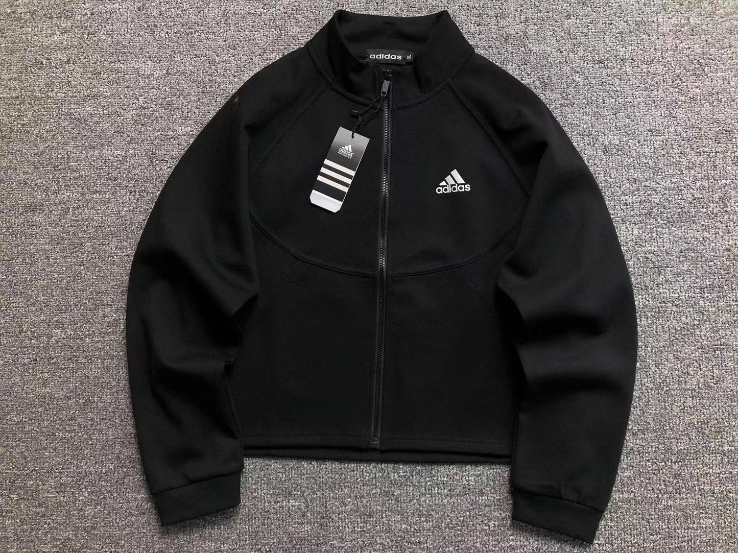 Conjunto Adidas feminino Clean Fit Set