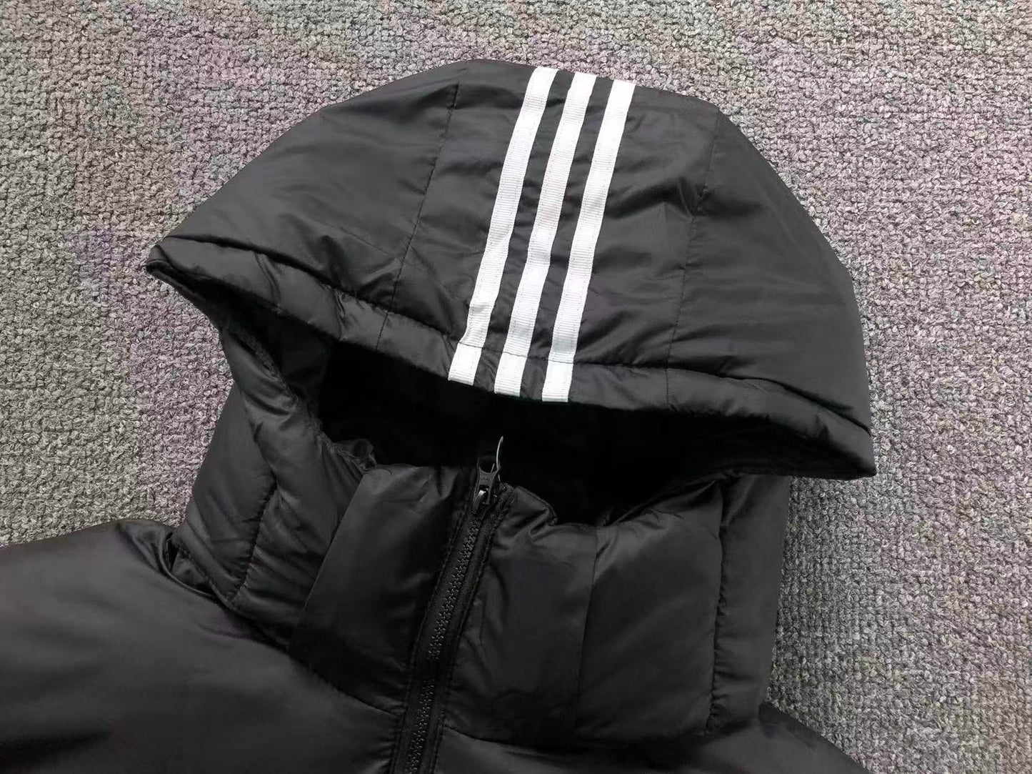 Jaqueta adidas Frostline Puffer