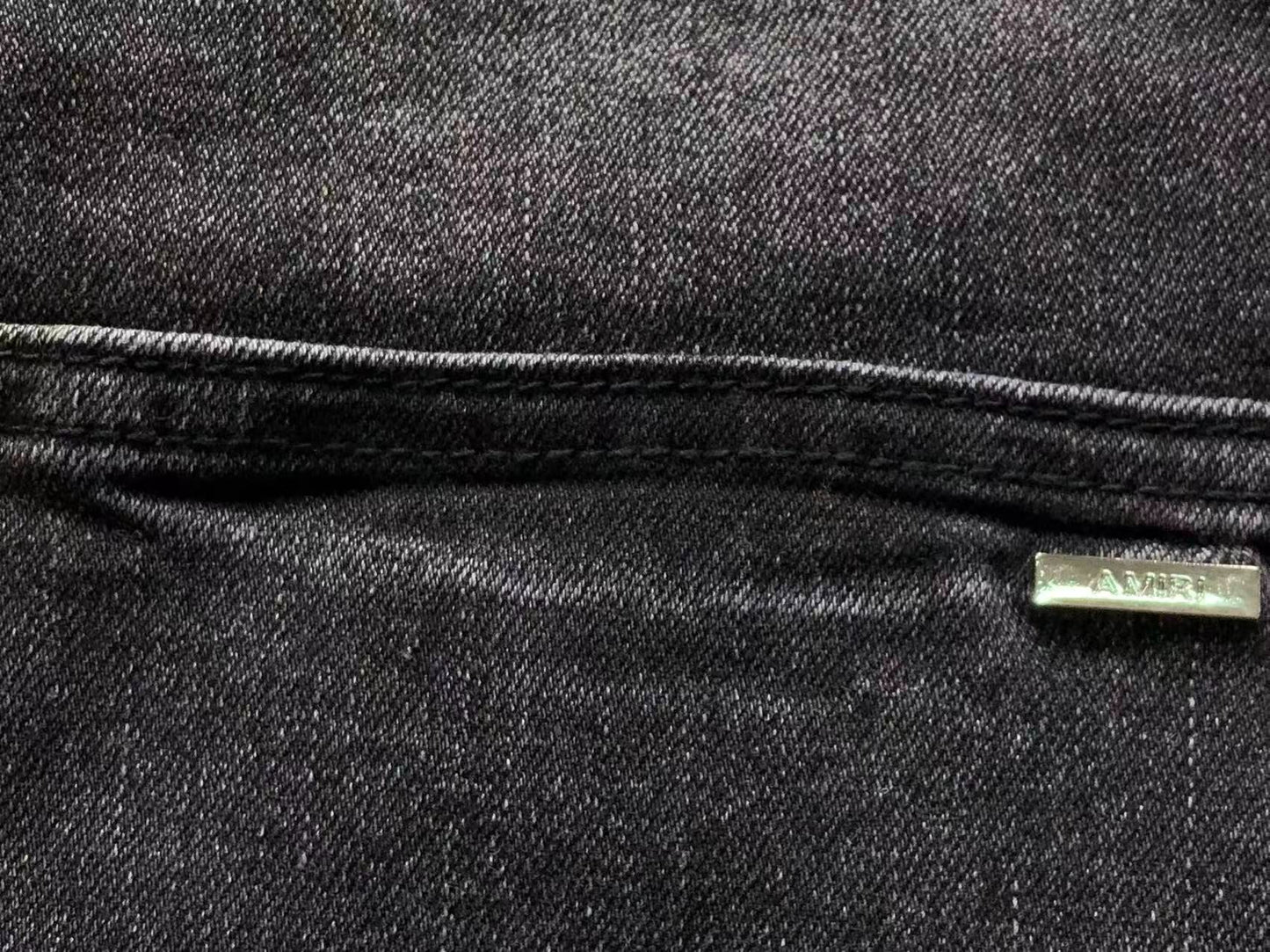 Calça AMIRI Multi Patch Black Destroyed Denim
