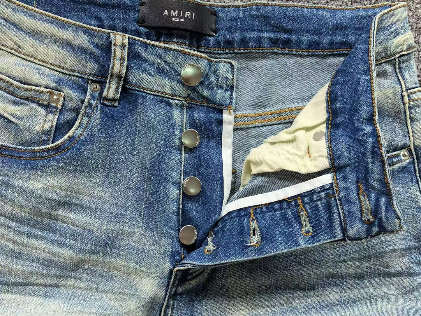 Calça AMIRI TR Ice Blue Distressed Denim
