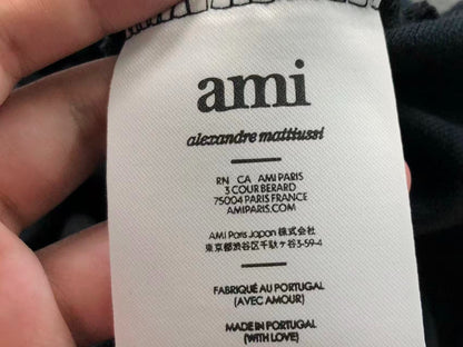 Camiseta Polo AMI Paris Logo Coração Bordado
