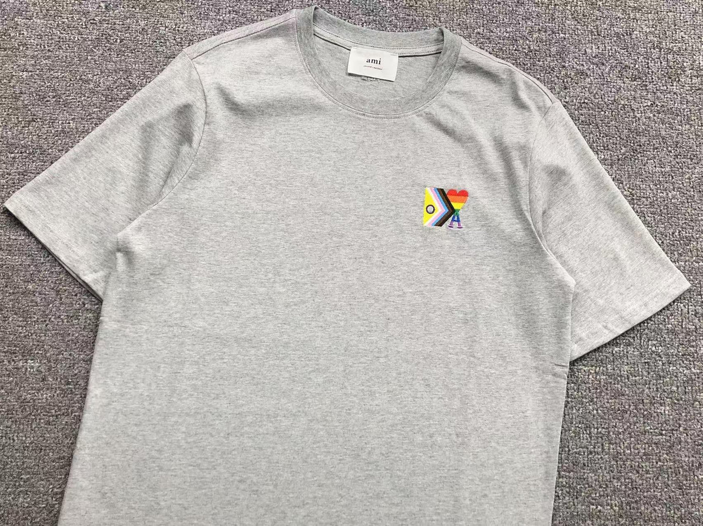 Camiseta AMI Paris Multicolor Heart Edition